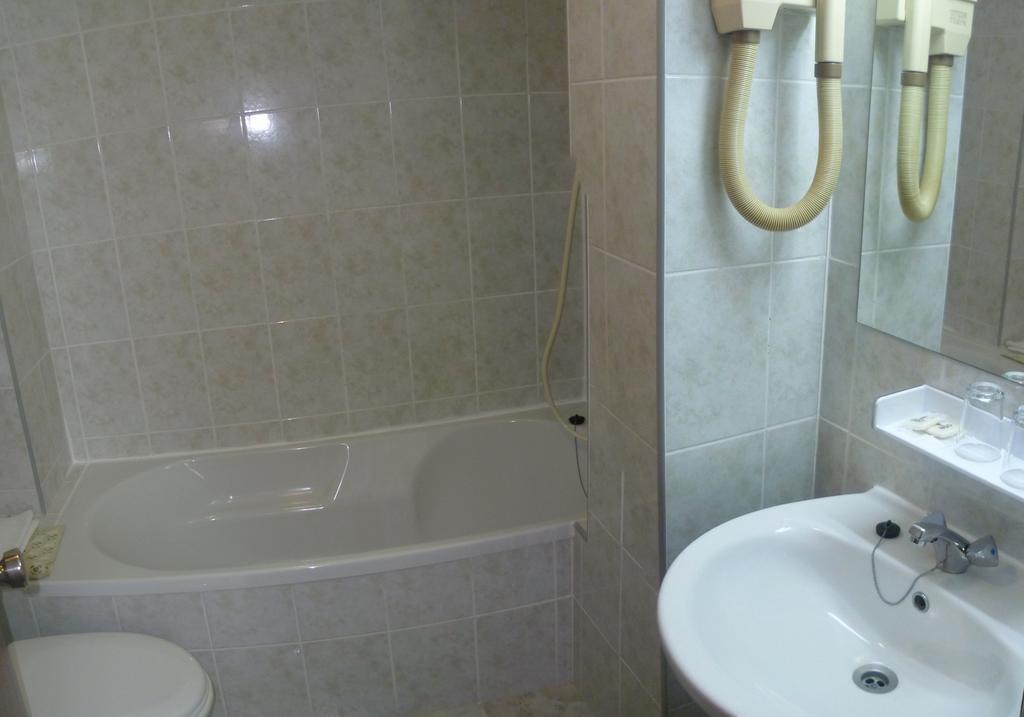 Residencial Imperial Otel Luso  Oda fotoğraf